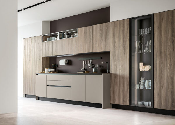 Cucina Round composizione lineare 02. Arredo3: cucina moderna co isola, piano snack a scorrimento e colonne attrezzat. Cucine Arredo3 Salerno e provincia (Campania) CasaStore Arredamenti.