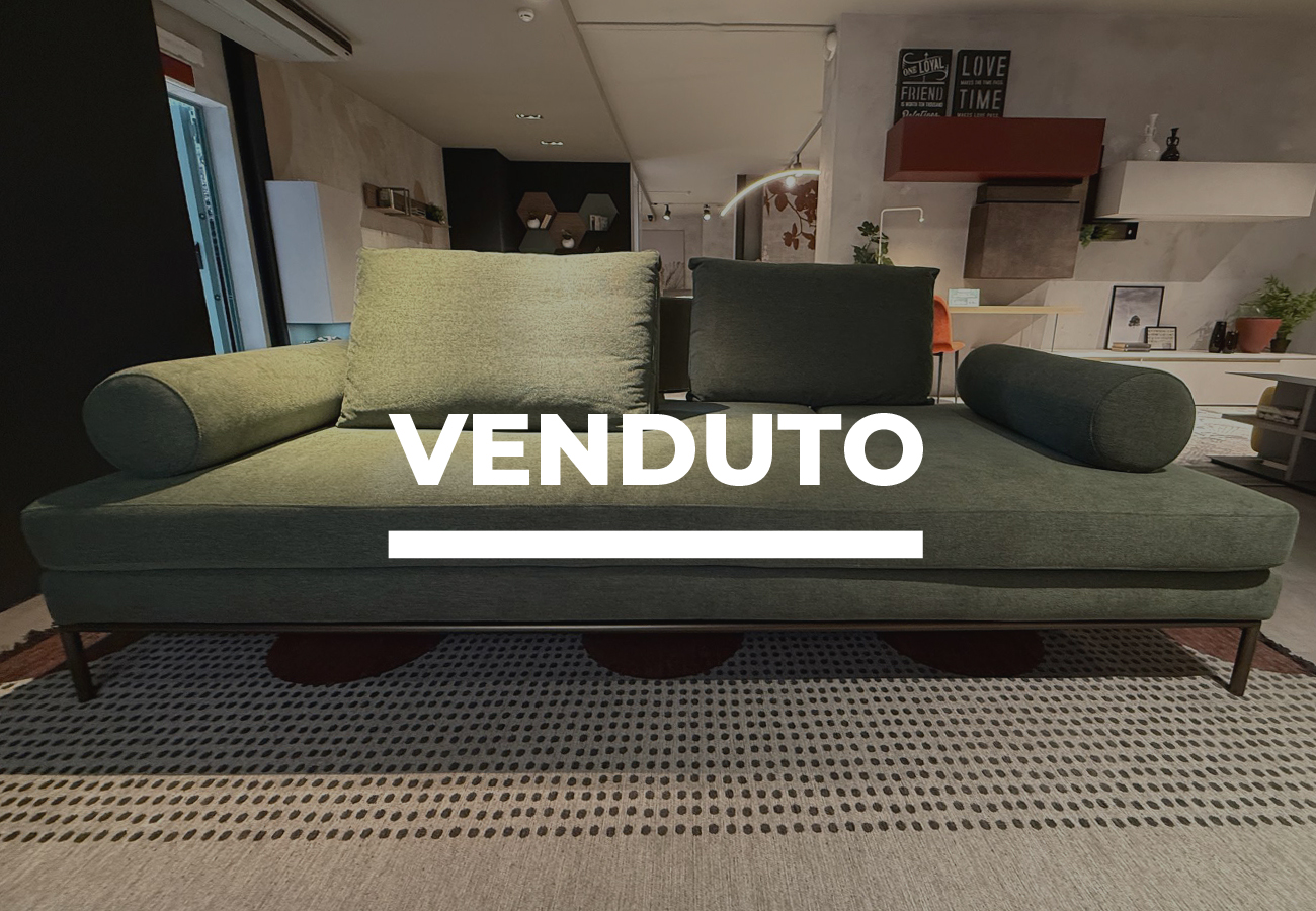 Divano-SoundFly-Samoa-Salerno-Casastore-arredamenti-VENDUTO DA ESPOSIZIONE