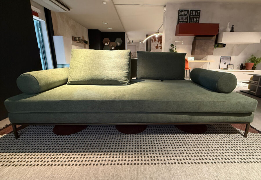 Divano-SoundFly-Samoa-Salerno-Casastore-arredamenti-SCONTO RINNOVO ESPOSIZIONE