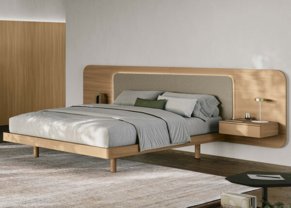 Letto matrimoniale in legno Nidra Tomasella. CasaStore arredamenti è rivenditore Tomasella per Salerno e provincia.